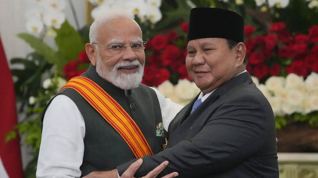 ‘I copy your career’: Indonesia’s President praises PM Modi’s ‘progress’, banquet erupts in applause